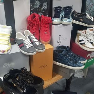 SNEAKERS <--- Passionately understated!